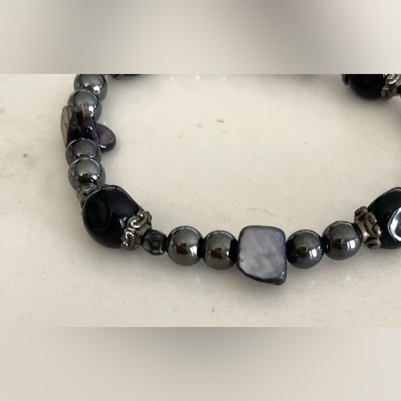 Vintage stretch bracelet-Hematite beads Dark Teal Mother of Pearl Chips Shell - Picture 4 of 6